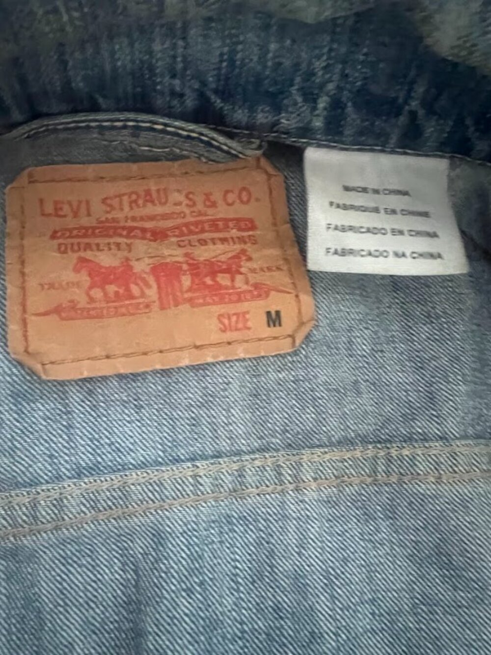 Levi's Blue Front Pocket Denim Jean Jacket Size Medium - Picture 12 of 16